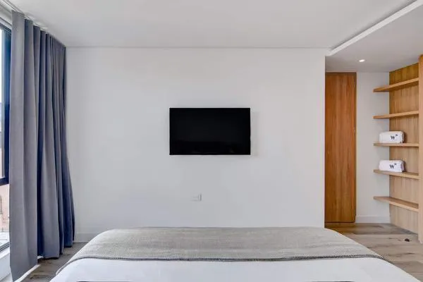Compelling 1BR w/ Balcony in Santa Barbara