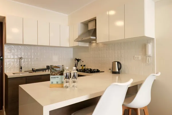 Stylish 1BR w/ Balcony in Trendy Barranco