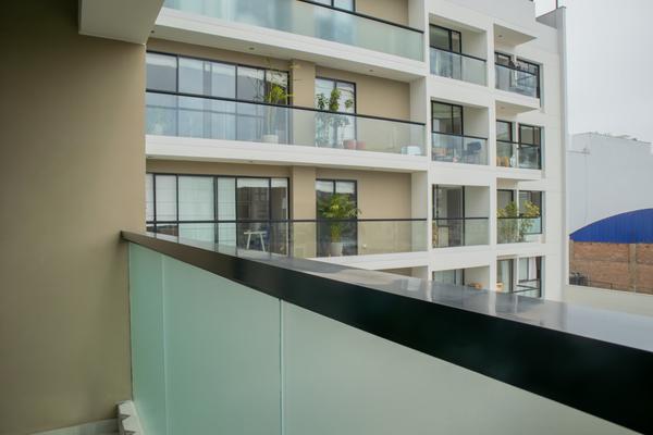 3BR w Balcony near Malecon in Miraflores