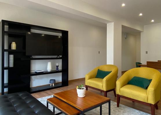 Cozy 3BR with balcony in Miraflores