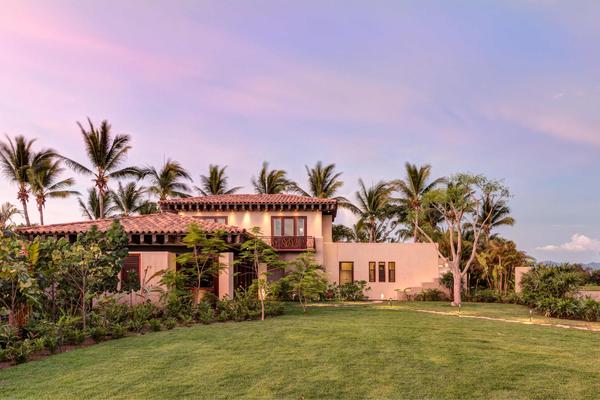 Exclusive 10BR w/ Infinity Pool & Ocean Views