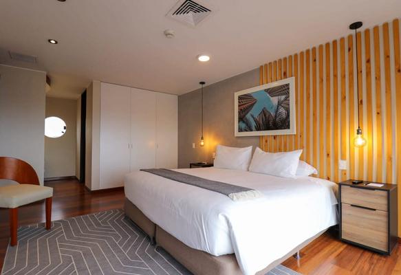 Great 2BR Duplex with Balcony in Miraflores