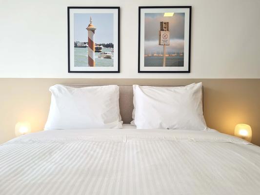 Modern 2BR In La Cresta