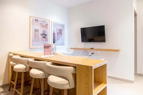 Pristine 2BR w/ Lovely Terrace in Bocagrande