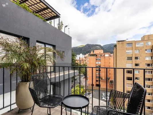 Chic Loft w/ Balcony steps from Zona T