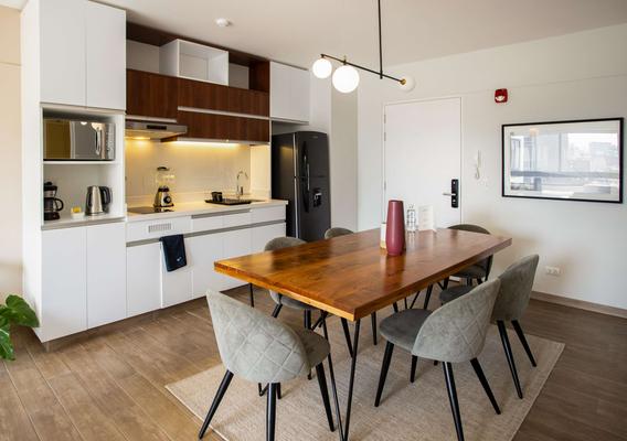 Spacious and Classy 2BR in Miraflores