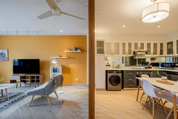 Luxury 1BR in Casco Antiguo w/ Balcony & View