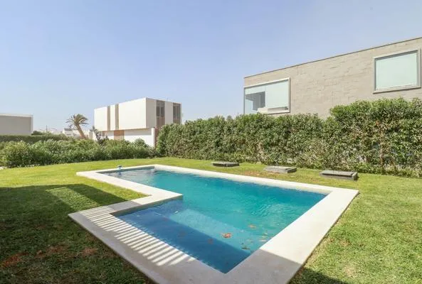 J Home 4BR with Private Pool in Paracas