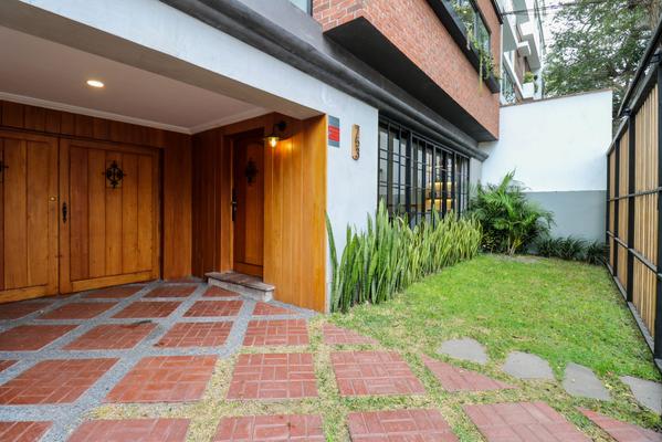 Wonderful House with Modern Deco in Miraflores