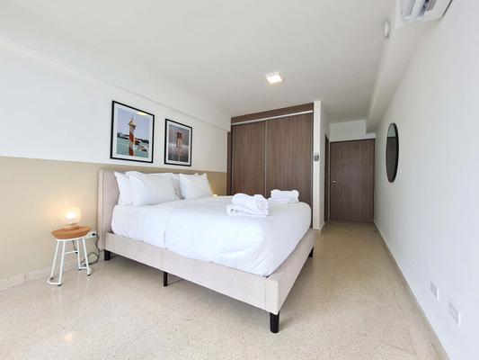 Modern 2BR In La Cresta