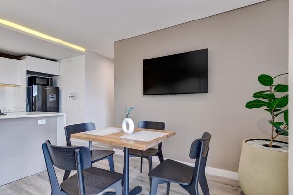 Radiant 2BR w/ Balcony in Santa Barbara