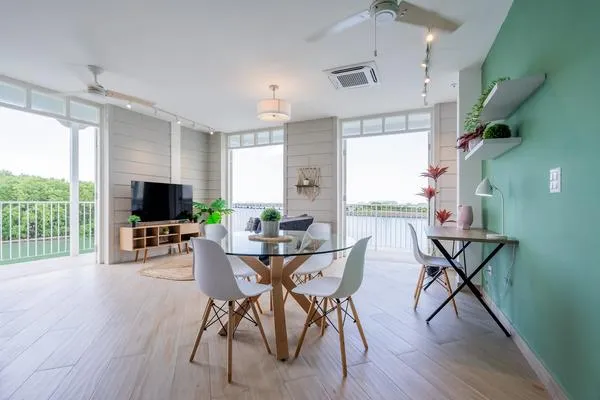 Versatile 1BR w/ Balcony in Panama