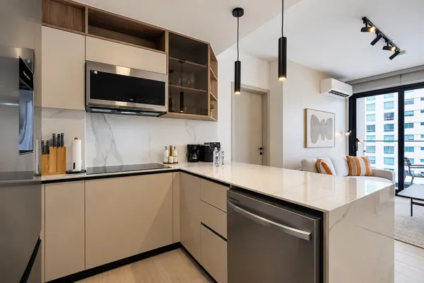2BR City Escape w/ Balcony in San Francisco