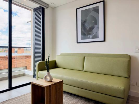 Modern 2BR w/ Balcony in Santa Barbara