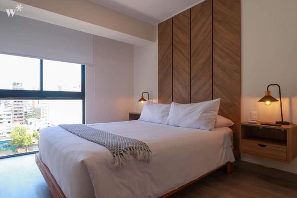 Comfortable 2BR with Balcony in Miraflores