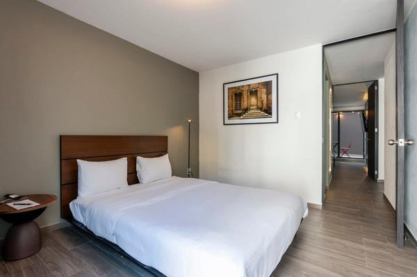 Airy 2BR w/ Terrace in Parque España