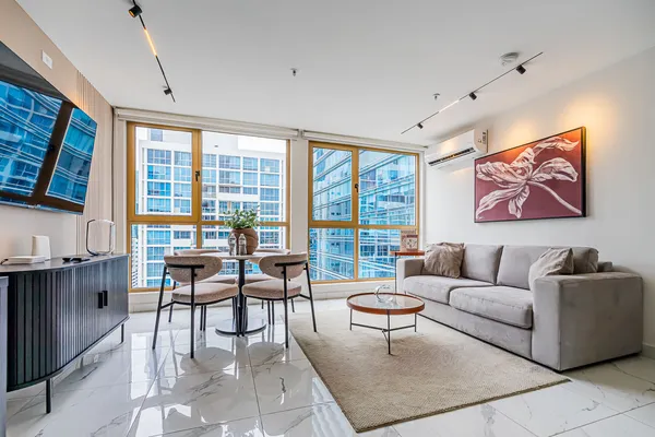 Polished 1BR in Obarrio w/ Pool