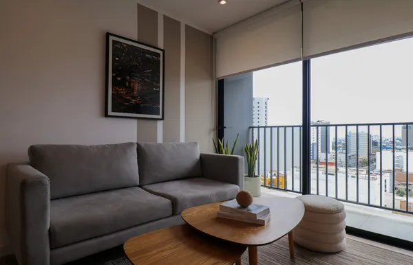 Cityview 2BR w/ Balcony in Miraflores
