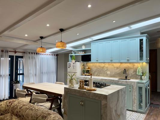 Warm Casona w/ Beautiful Church Views