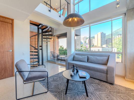 Comfy 1BR Duplex w/ Balcony in Poblado