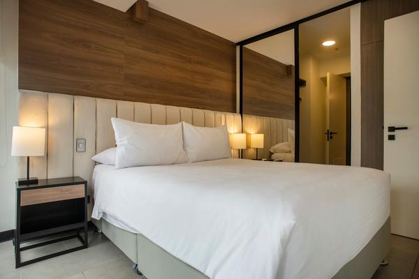 Modern 1BR in Exclusive San Isidro