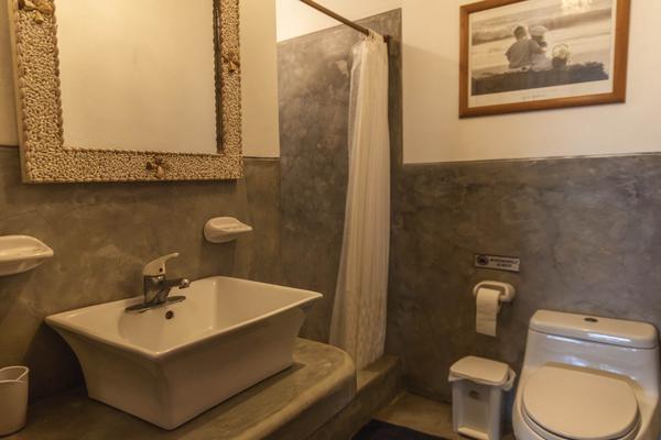 Stylish 5BR House in Mancora