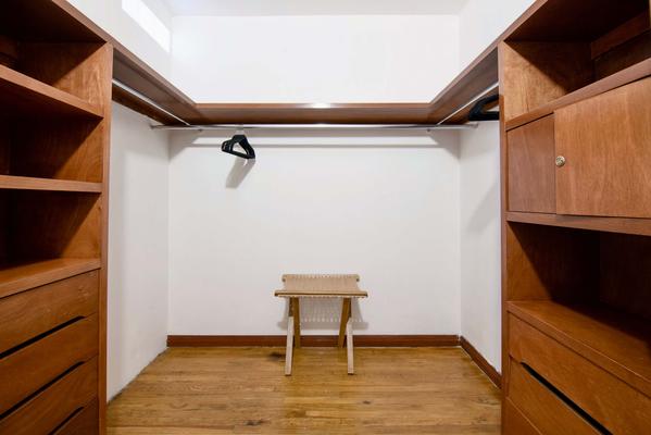 Comfortable 7BR Home with Cozy Terrace