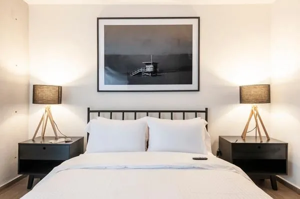 Refined 2BR w/ Balcony in Parque España