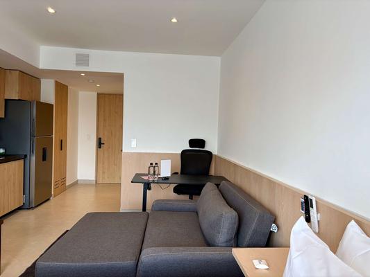 Engaging Loft w/ Balcony in Tabacalera