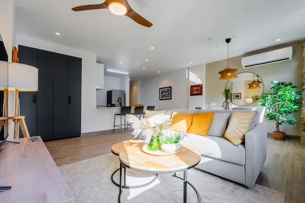 Efficient 2BR w/ Balcony in Casco Viejo