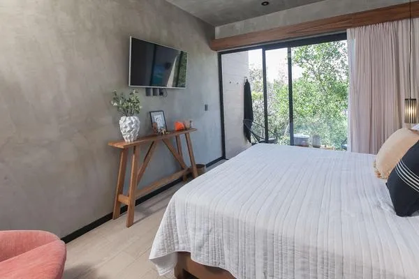 Cozy & Delightful Studio with Balcony