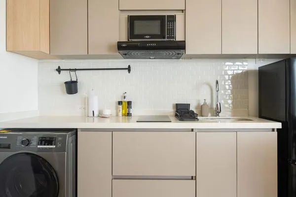 Elegant Beachview 1BR w/ Balcony in Crespo