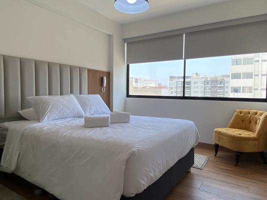 Cozy 2BR with balcony in Miraflores