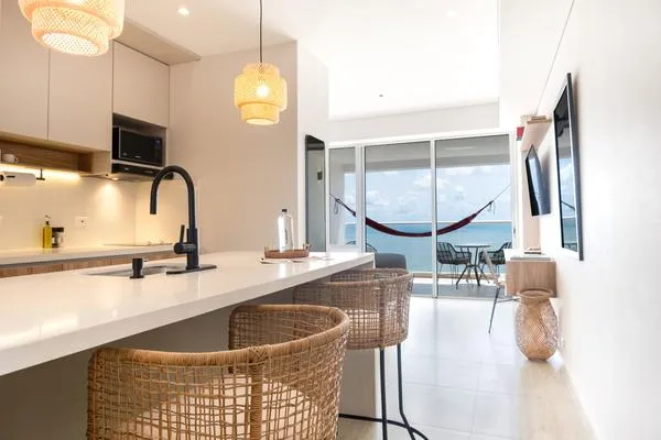 Dazzling Loft w/ Ocean View in Crespo