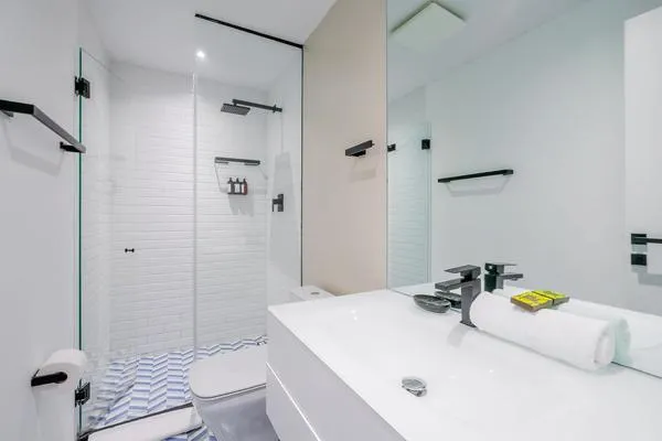 Extraordinary 2BR in Plaza Herrera