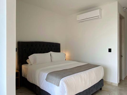 Ocean View 1BR w/AC near Ciudad Amurallada