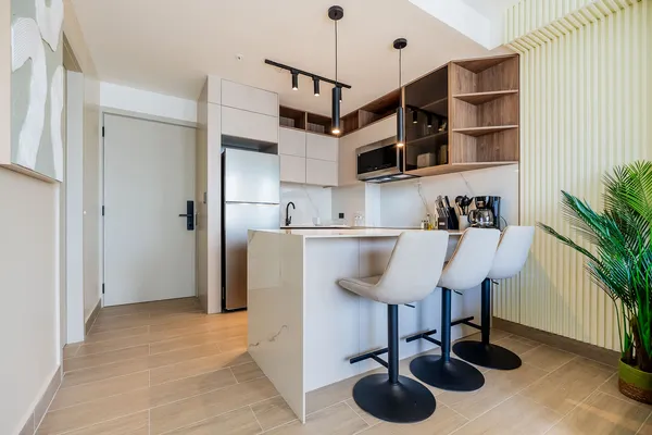 Modern 1BR w/ Balcony & View in San Francisco