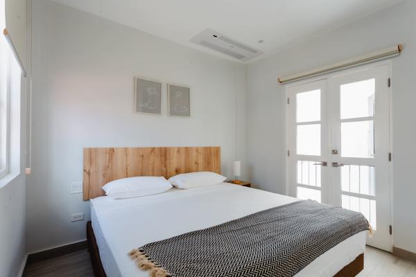 Refined 2BR w/ Balcony in Panama