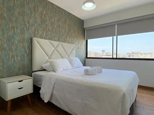 Incredible 3BR with balcony in Miraflores