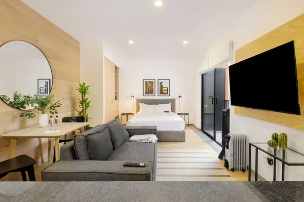 Upscale Loft w/ Balcony in Roma Norte