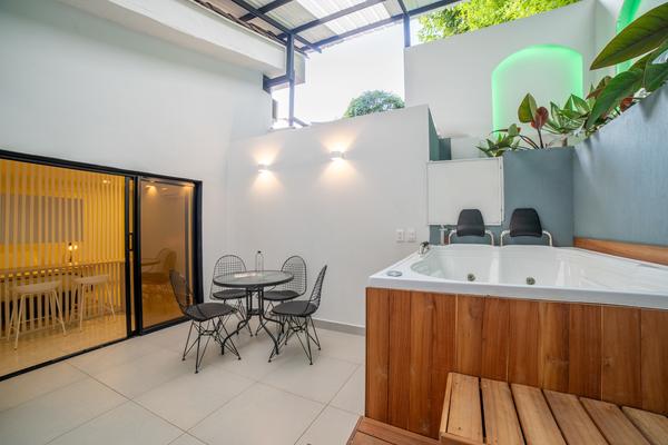 Delightful loft with Jacuzzi n Terrace in El Poblado