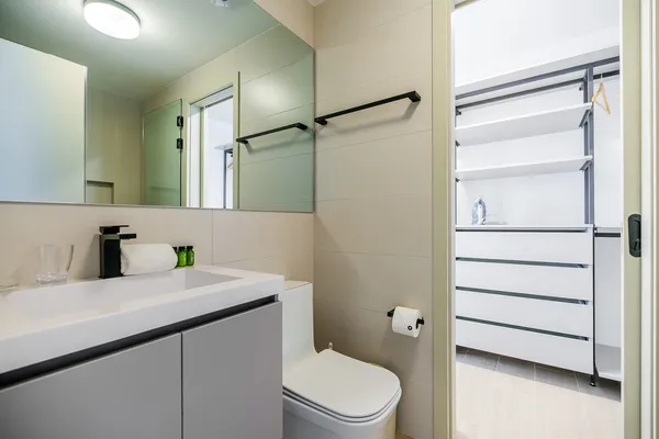 Modern 1BR w/ Balcony & View in San Francisco