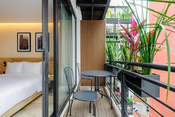 Stylish Loft w/ Balcony in Parque Mexico