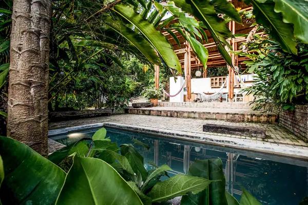 Resplendent House w/ Modern Deco