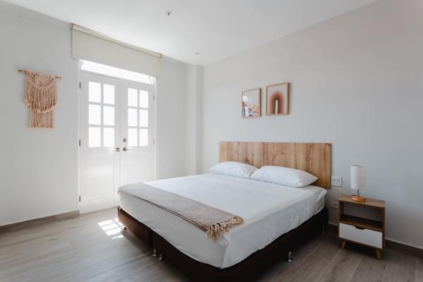 Refined 2BR w/ Balcony in Panama