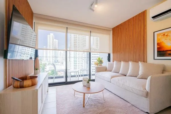 Eye-Catching 1BR in San Francisco