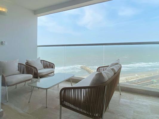 Lovely 1BR w/ Ocean View in Crespo