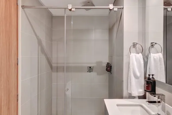 Cozy 2BR w/ Balcony in Santa Barbara