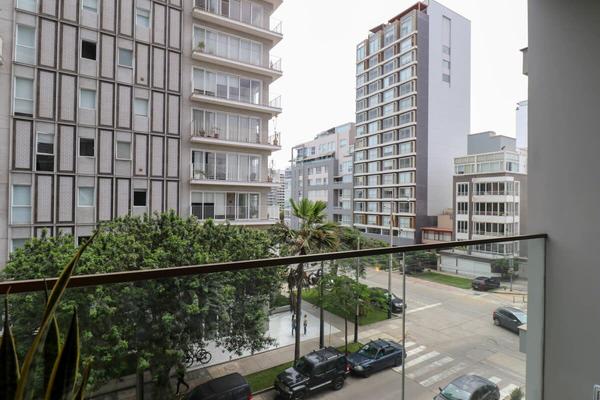 2BR with Balcony in Luxury Building Barranco