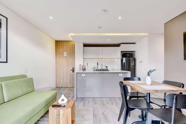 Cozy 2BR w/ Balcony in Santa Barbara